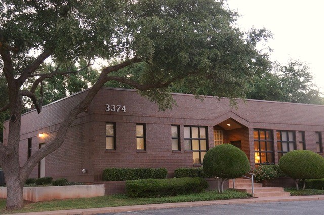 Glen Hall DDS outside of building