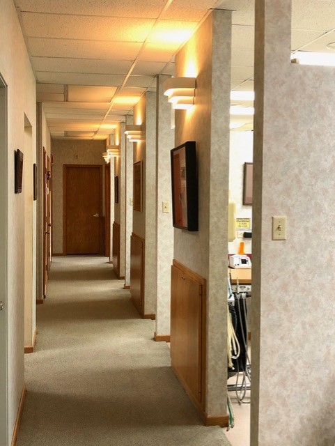 Glen Hall DDS hallway
